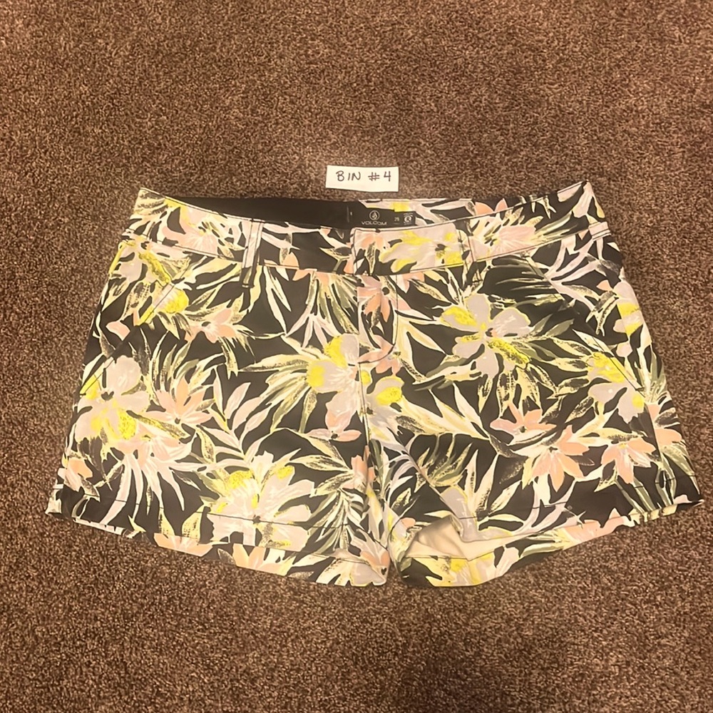 2/$30 Size 25 Volcom shorts